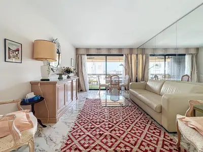Coin salon dans l'établissement Luxury 1 bedroom Jardins Croisette 5 mins Croisette 265