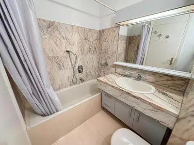Salle de bains dans l'établissement Luxury 1 bedroom Jardins Croisette 5 mins Croisette 265