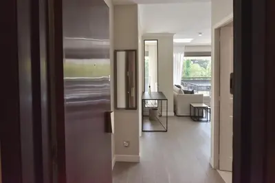 Un ou plusieurs lits dans un hébergement de l'établissement CANNES - 2-BR flat 15-min walk to the beaches