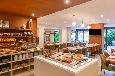 Nourriture dans l'hôtel ou à proximité