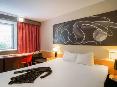Un ou plusieurs lits dans un hébergement de l'établissement ibis Antibes Sophia-Antipolis