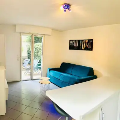 Studio plage parking et proche vieil antibes