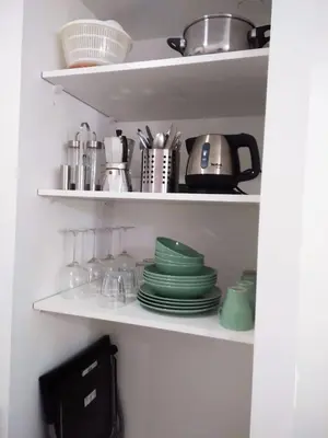 Cuisine ou kitchenette dans l'établissement STUDIO VIEIL ANTIBES Marché Provençal