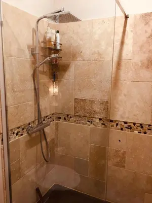 Salle de bains dans l'établissement French Riviera Condo 4 Rent in Marina Baie des Anges