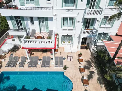 Piscine de l'établissement Hôtel La Villa Juan Beach ou située à proximité