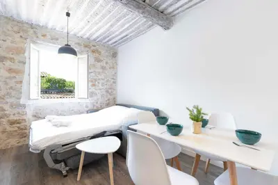 Plan de l'établissement Chez Dominique - 1 chbre Centre Antibes Migrainier T2 avec AC