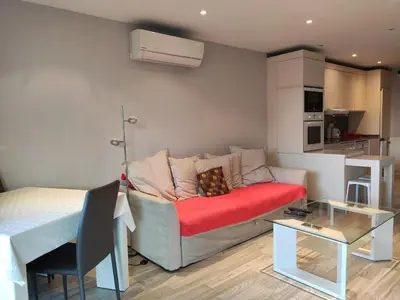 Cuisine ou kitchenette dans l'établissement Très beau T2 dans parc montfleury ,proche centre ,au calme 44 bd Montfleury