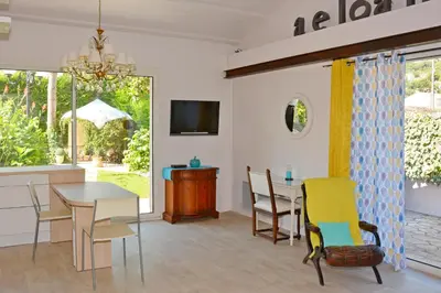 Télévision ou salle de divertissement dans l'établissement Villa 2P VLB
