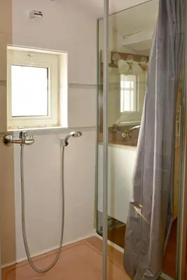 Salle de bains dans l'établissement Villa 2P VLB