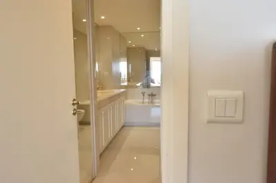 Salle de bains dans l'établissement Close to downtown Cannes swimming pool and sea view