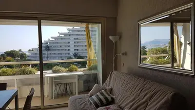 Vue générale sur la montagne ou vue sur la montagne depuis l'appartement