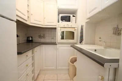 Cuisine ou kitchenette dans l'établissement Jonquille