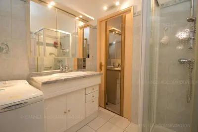 Salle de bains dans l'établissement Jonquille