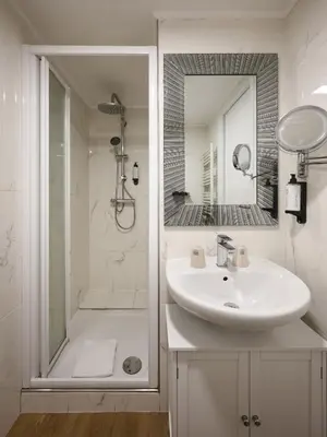 Salle de bains dans l'établissement Hotel des Congrès et Festivals