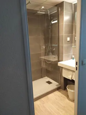 Salle de bains dans l'établissement Thalazur Antibes - Hôtel & Spa