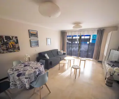 Coin salon dans l'établissement Spacieux logement en bord de mer