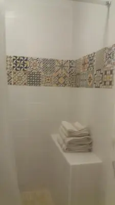 Salle de bains dans l'établissement STUDIO 3mn A PIED DE LA PLAGE AVEC TERRASSE