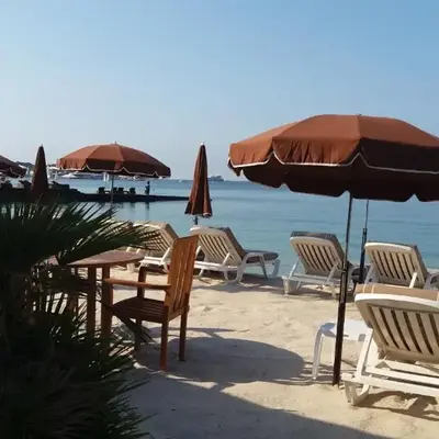 STUDIO 3mn A PIED DE LA PLAGE AVEC TERRASSE