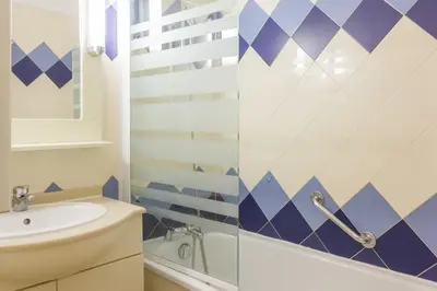 Salle de bains dans l'établissement Résidence partenaire Le Tanit