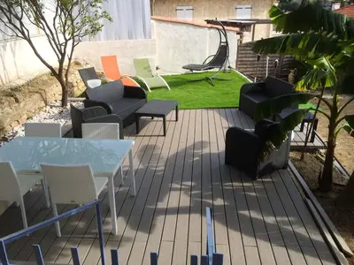 Coin salon dans l'établissement Appartement moderne à Antibes avec jardin et terrasse