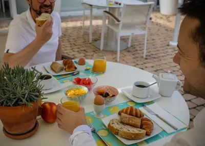 Nourriture dans l'hôtel ou à proximité