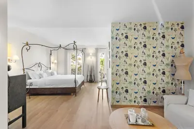 Un ou plusieurs lits dans un hébergement de l'établissement Hôtel La Villa Sainte Valérie Adults Only