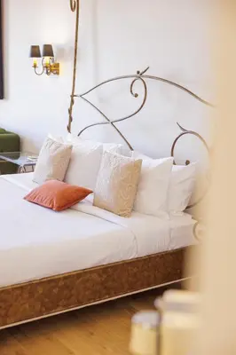 Un ou plusieurs lits dans un hébergement de l'établissement Hôtel La Villa Sainte Valérie Adults Only