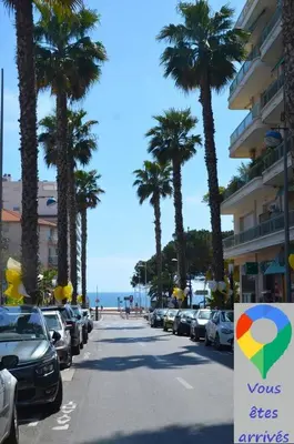 Vue générale sur la mer ou vue sur la mer prise depuis l'appartement