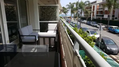 Balcon ou terrasse dans l'établissement Appartement 2P et parking privé à 50m des plages.