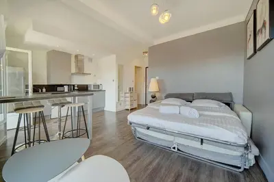 Cuisine ou kitchenette dans l'établissement Le Maria - Cannes - Renovated Feb 2025