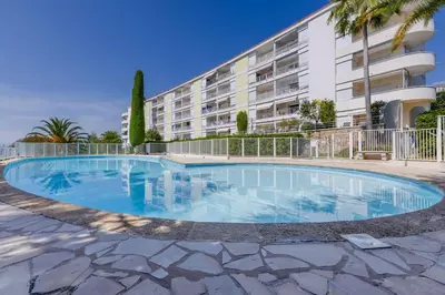 Piscine de l'établissement 1-Br Sea view Luxury Residential with pool ou située à proximité