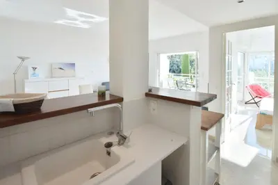 Salle de bains dans l'établissement 1-Br Sea view Luxury Residential with pool
