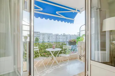 Balcon ou terrasse dans l'établissement Centre-ville – Appartement (A/C) 6 personnes – 5 minutes plages et gare by Weekome