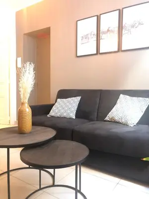 Coin salon dans l'établissement Studio Vieil Antibes - Saint Antoine