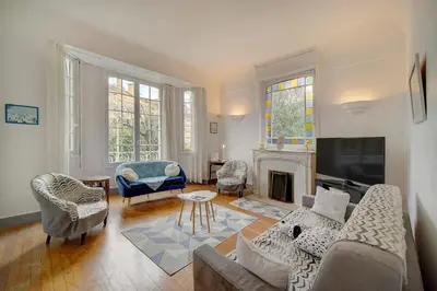 Coin salon dans l'établissement IMMOGROOM - Villa in the city center with terrace- garden