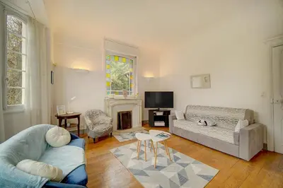 Coin salon dans l'établissement IMMOGROOM - Villa in the city center with terrace- garden