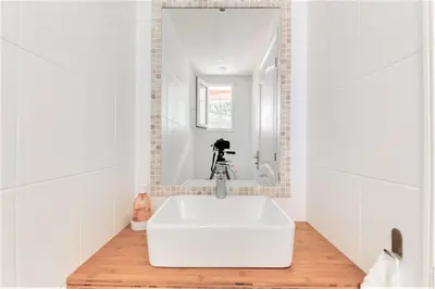 Salle de bains dans l'établissement Villa piscine avec magnifique vue mer panoramique