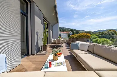 Vue générale sur la montagne ou vue sur la montagne depuis l'appartement