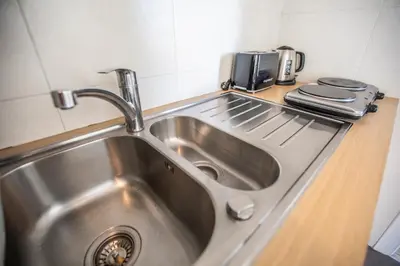Cuisine ou kitchenette dans l'établissement ++++ renovated cosy 50m2 sunny flat / balcony / close to beach and to the Palais des festivals ++++