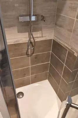 Salle de bains dans l'établissement Magnifique studio coeur Vieil Antibes