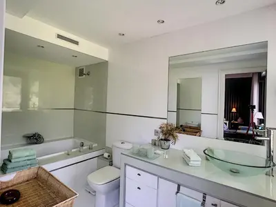 Salle de bains dans l'établissement FRGK 