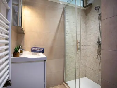 Salle de bains dans l'établissement Studio Le Cagnes Beach-1 by Interhome