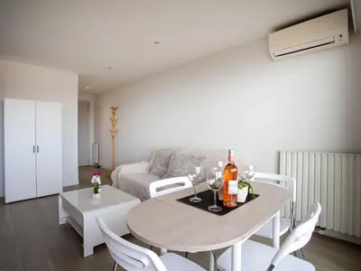 Boissons dans l'établissement Studio Le Cagnes Beach-1 by Interhome