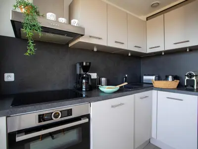 Cuisine ou kitchenette dans l'établissement Studio Le Cagnes Beach-1 by Interhome