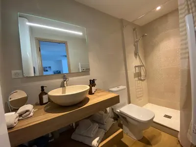 Salle de bains dans l'établissement Studio 30 M2 Hyper centre, Neuf, Parking Gratuit, 3 Étoiles