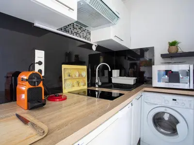 Cuisine ou kitchenette dans l'établissement Apartment La Calmeraie by Interhome
