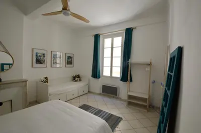 Un ou plusieurs lits dans un hébergement de l'établissement Old Town Antibes Apartment