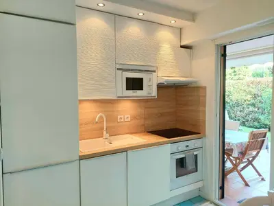 Cuisine ou kitchenette dans l'établissement Plage la Salis 3 chambres, Jardin - 3 bedrooms