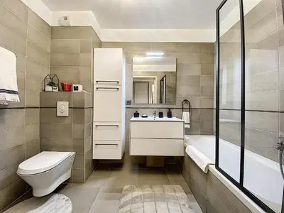 Salle de bains dans l'établissement Apartment Palm Beach with a nice swimming pool