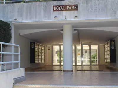 Façade ou entrée de l'établissement Appartement 3 pièces avec piscine, proche plage et commerces - Villeneuve-Loubet, idéal pour 4 personnes - FR-1-252A-40